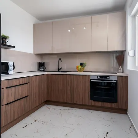 With Parking Space - 24927 Apartment