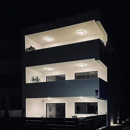 With Parking Space - 24927 شقة *