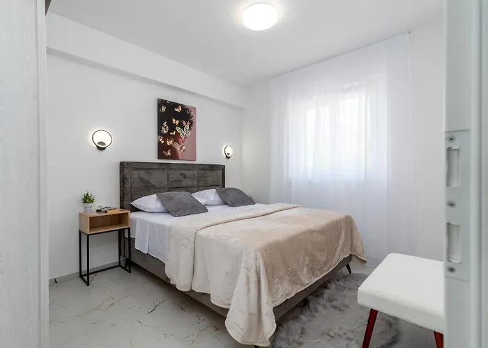 With Parking Space - 24927 * Trogir